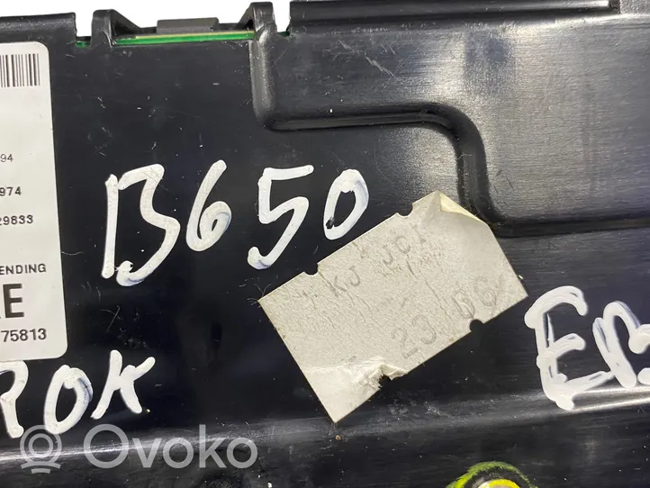 Jeep Cherokee Światło fotela przedniego 825750