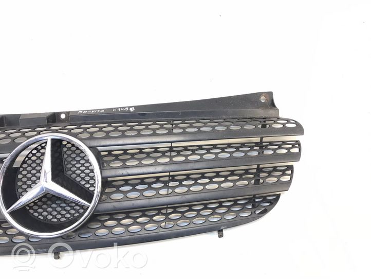 Mercedes-Benz Vito Viano W639 Griglia anteriore A6398800185