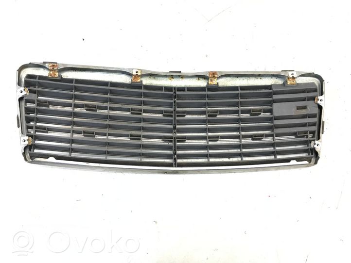 Mercedes-Benz E W210 Grille de calandre avant 