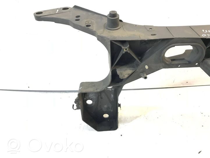 Renault Clio III Pannello di supporto del radiatore 8200290143