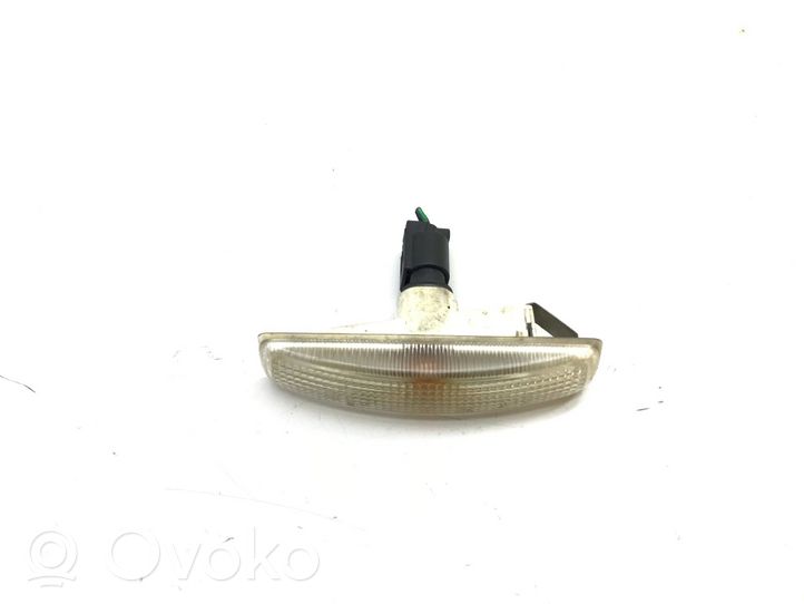 Land Rover Freelander 2 - LR2 Indicatore di direzione del parafango anteriore ch9h2213n330a