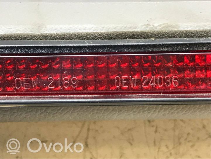 Subaru Forester SG Luce d’arresto centrale/supplementare 0ew24036