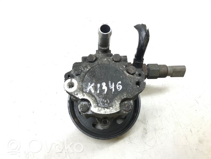 Audi TT Mk1 Ohjaustehostimen pumppu 8N0145154A