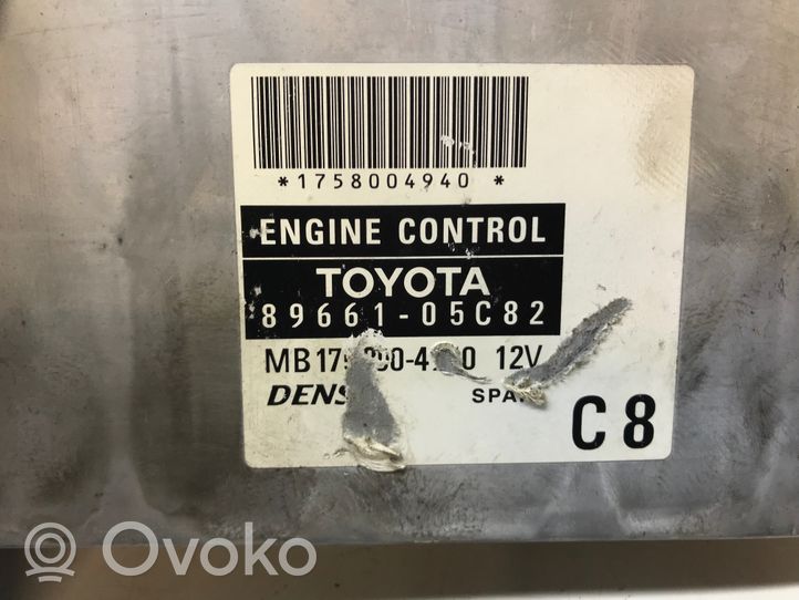 Toyota Avensis T250 Kit centralina motore ECU e serratura 8966105C82