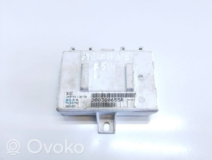 Renault Megane III Unité / module navigation GPS 280380655R