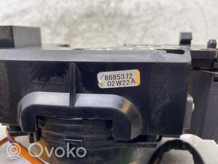 Volvo V70 Manetka / Przełącznik kierunkowskazów wycieraczek 8685372