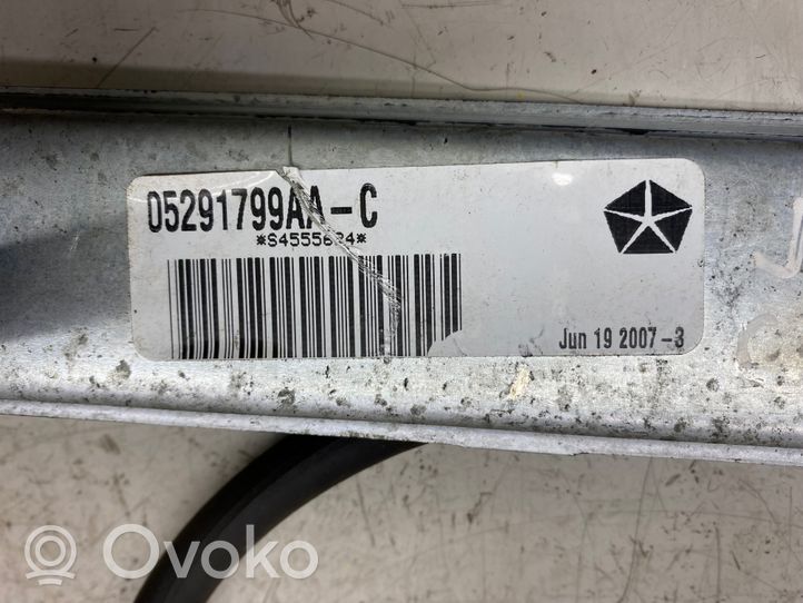 Jeep Patriot Elektryczny podnośnik szyby drzwi przednich S4555624