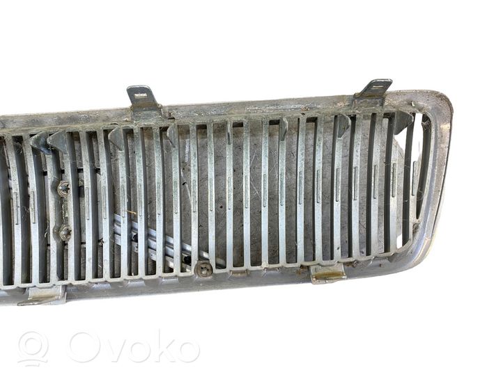 Volvo V70 Griglia superiore del radiatore paraurti anteriore 9190985