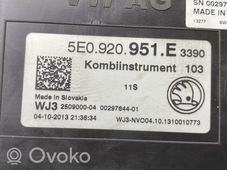 Skoda Octavia Mk3 (5E) Komputer / Sterownik ECU i komplet kluczy 04L907309B