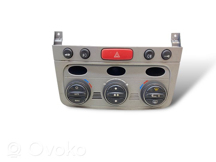 Alfa Romeo GT Oro kondicionieriaus/ klimato/ pečiuko valdymo blokas (salone) C52492079