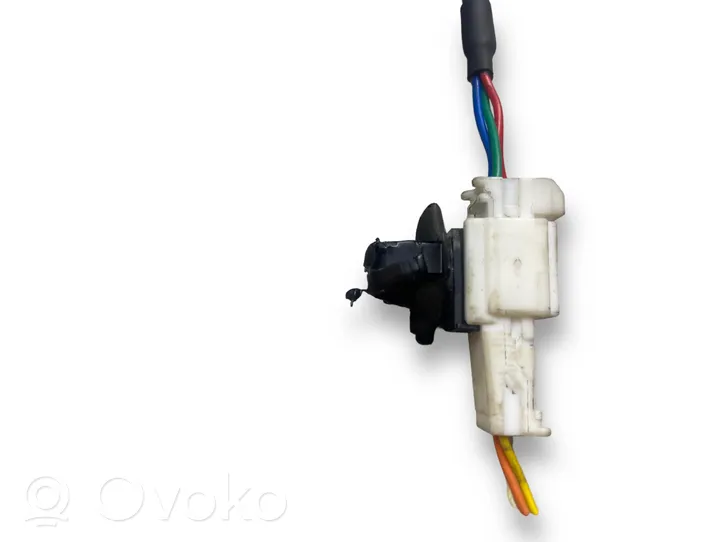 Nissan Juke I F15 Elektryczne lusterko boczne drzwi przednich E4023362