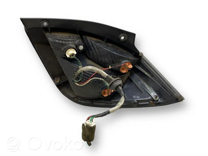 KIA Rio Lampa tylna 924011G2