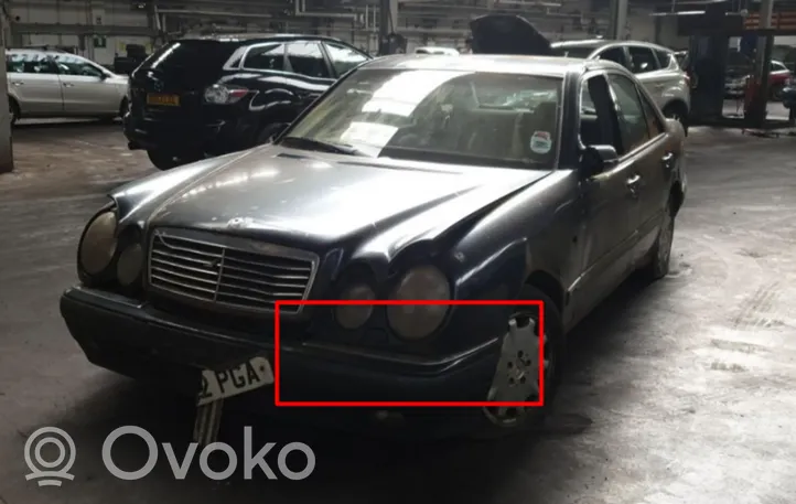 Mercedes-Benz E W210 Priekšpusē dekoratīva bampera uzlikas 2108800536