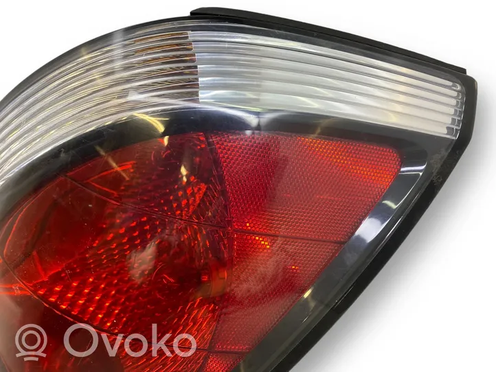 KIA Rio Lampa tylna 924021G2