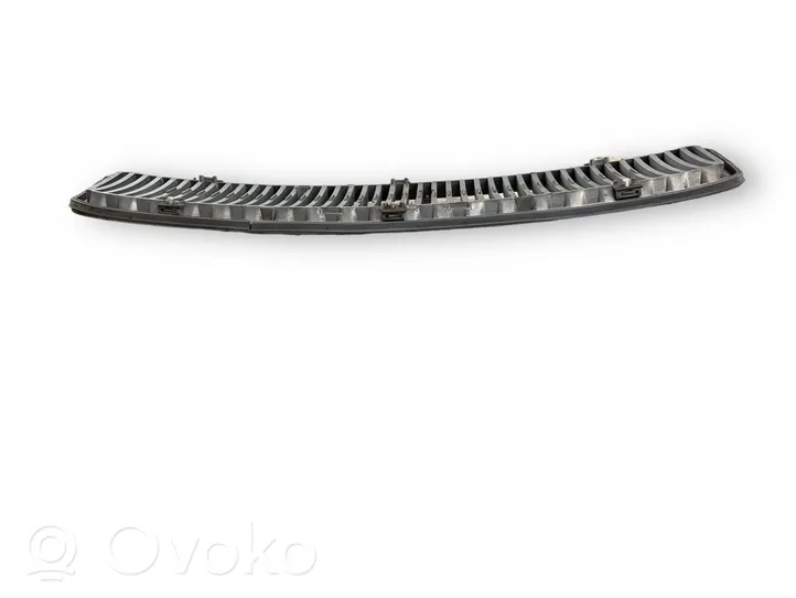 Volvo S70  V70  V70 XC Front grill 9151670