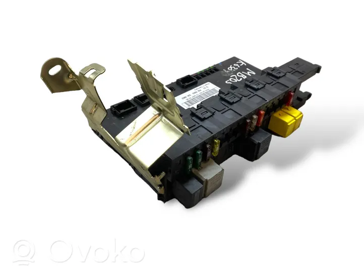 Mercedes-Benz C W203 Module de fusibles 5DK00848611