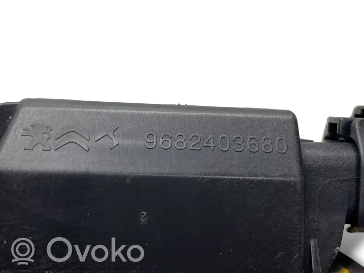 Citroen C4 II Lampa oświetlenia tylnej tablicy rejestracyjnej 9682403680