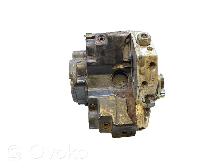 Volvo S60 Fuel injection high pressure pump 8689590