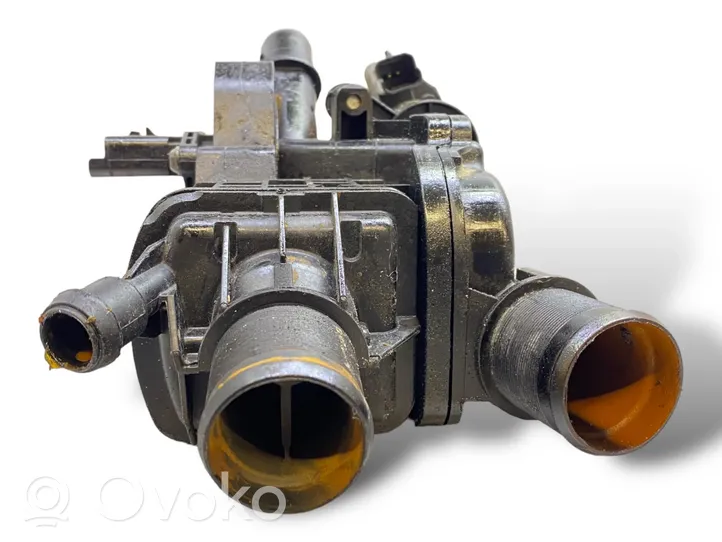 Ford Mondeo MK V Boîtier de thermostat 001999