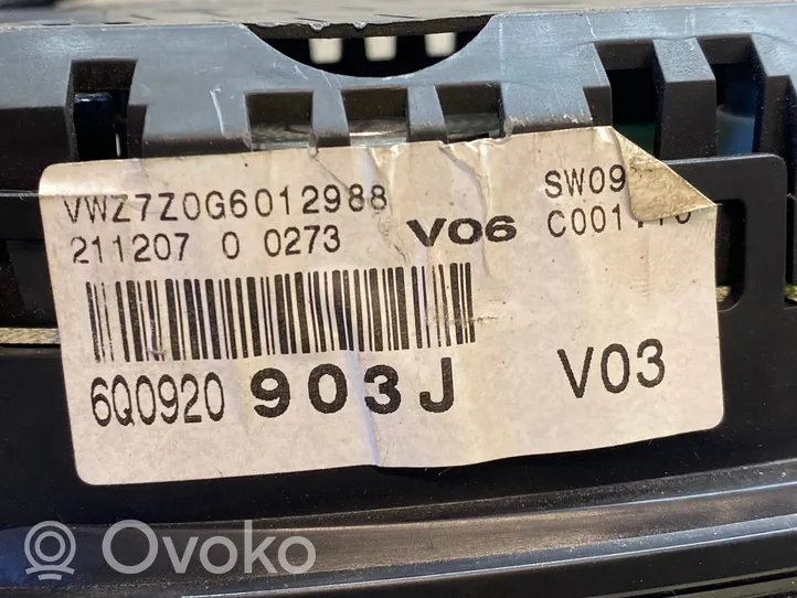 Volkswagen Polo IV 9N3 Spidometras (prietaisų skydelis) 6Q0920903J
