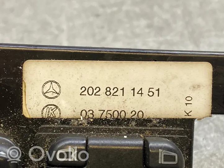 Mercedes-Benz C W202 Включатель электрических окон 2028211451