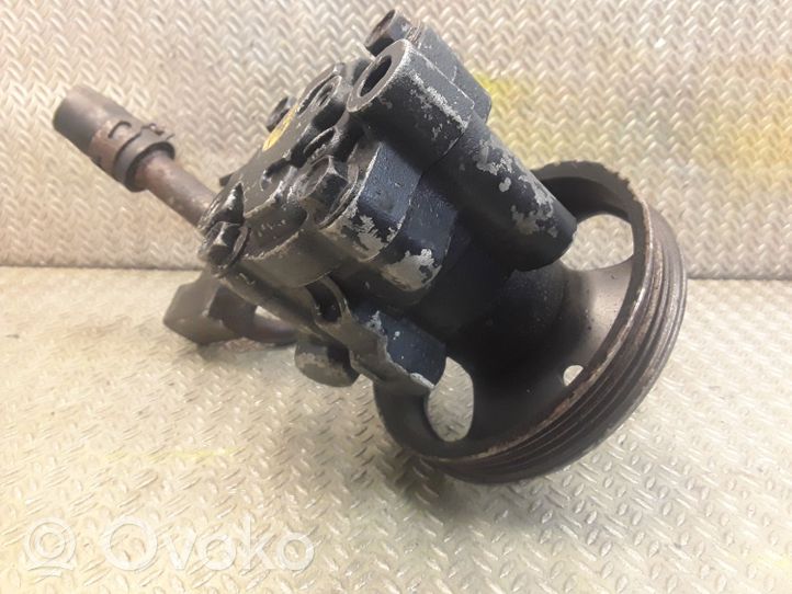 Nissan NP300 Power steering pump 