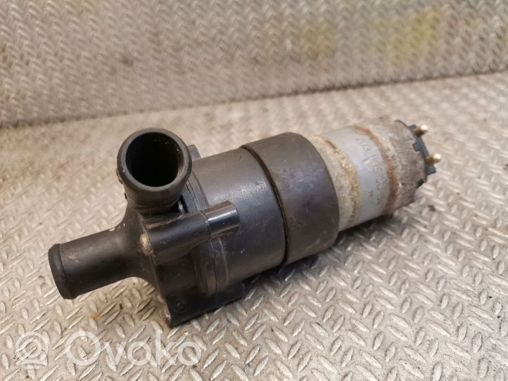 Mercedes-Benz C W203 Pompe à eau de liquide de refroidissement 2038350064