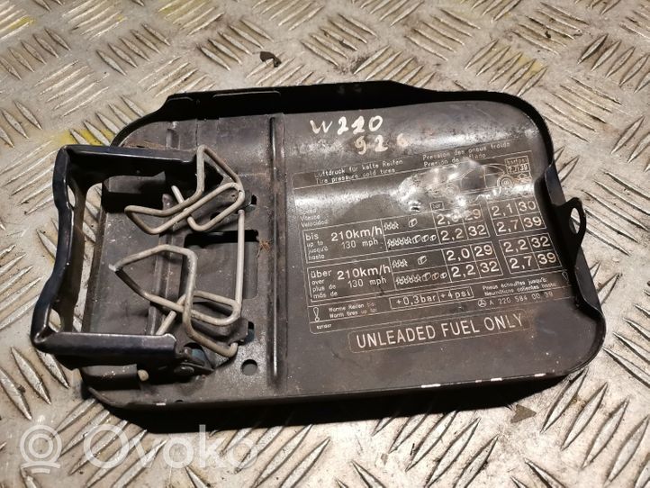 Mercedes-Benz S W220 Volet de trappe réservoir de carburant 2205840039