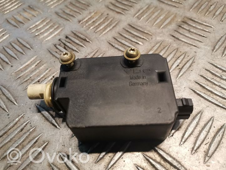 BMW 7 E38 Fuel tank cap lock 8352168