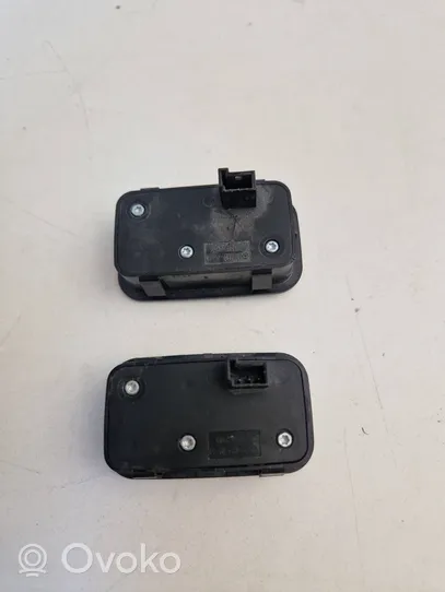 Mercedes-Benz GLC X253 C253 Tailgate/boot open switch button 2128210551