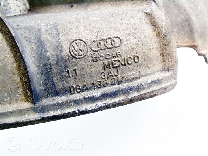 Volkswagen Golf IV muu moottorin osa 06A133229F
