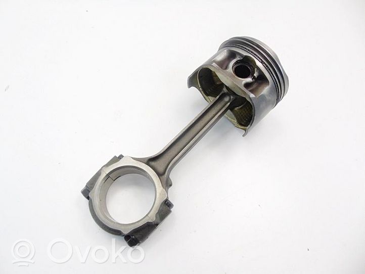 Suzuki Swift Piston avec bielle 69G0