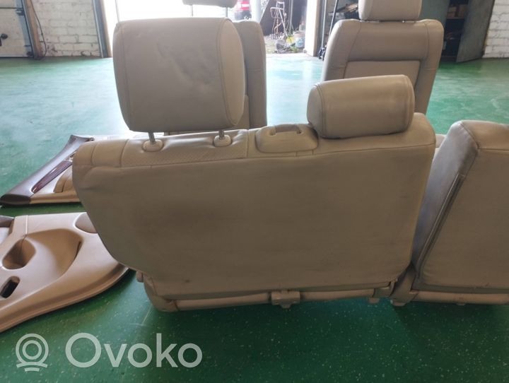 Toyota Land Cruiser (J120) Fotele / Kanapa / Boczki / Komplet 