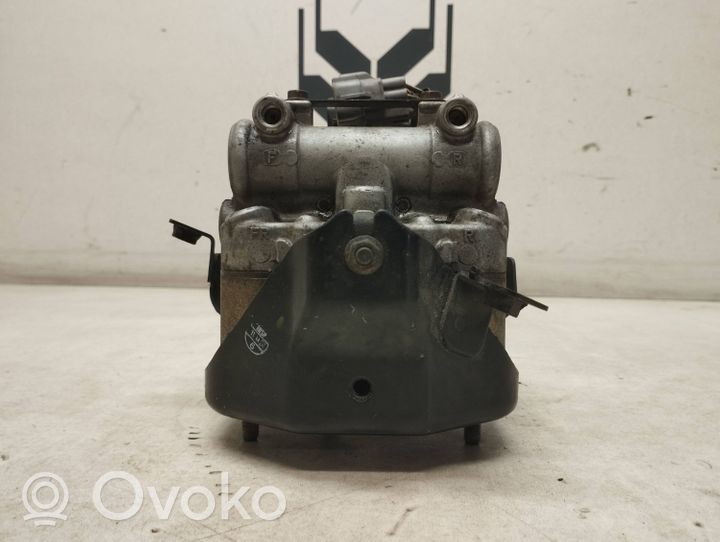 Toyota Land Cruiser (FJ80) ABS-pumppu 4451060010