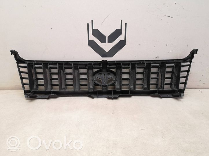 Toyota Land Cruiser (HDJ90) Grotelės priekinės 55100600304050