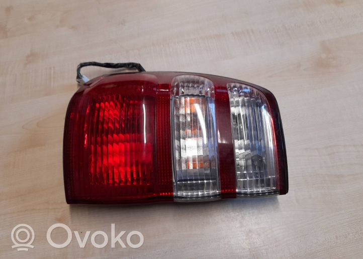 Toyota Land Cruiser (J100) Lampa tylna 