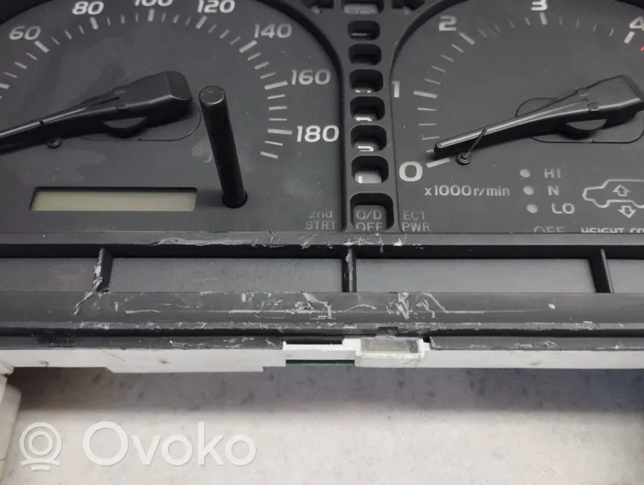 Toyota Land Cruiser (J100) Spidometras (prietaisų skydelis) 769397680