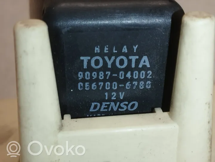 Toyota Land Cruiser (J100) Skrzynka bezpieczników / Komplet 9098704002