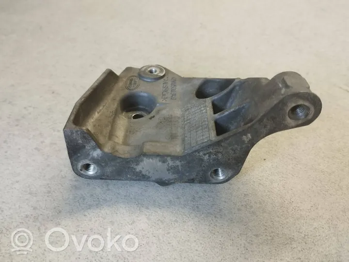 Land Rover Discovery 4 - LR4 Supporto di montaggio della pompa del servosterzo QVU500340