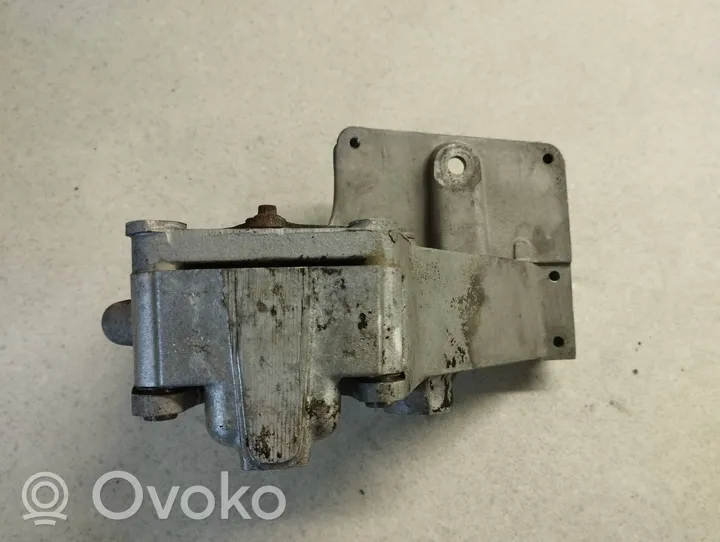 Land Rover Range Rover P38A Uchwyt / Mocowanie sprężarki klimatyzacji ERR6893