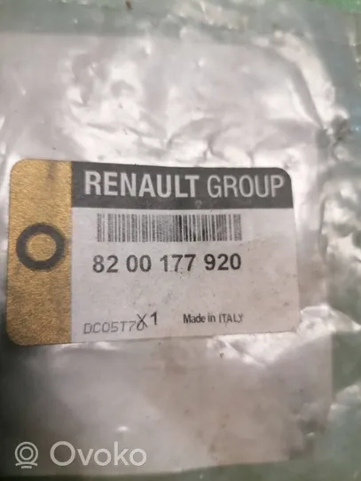 Renault Master II Części rozrusznika 8200177920