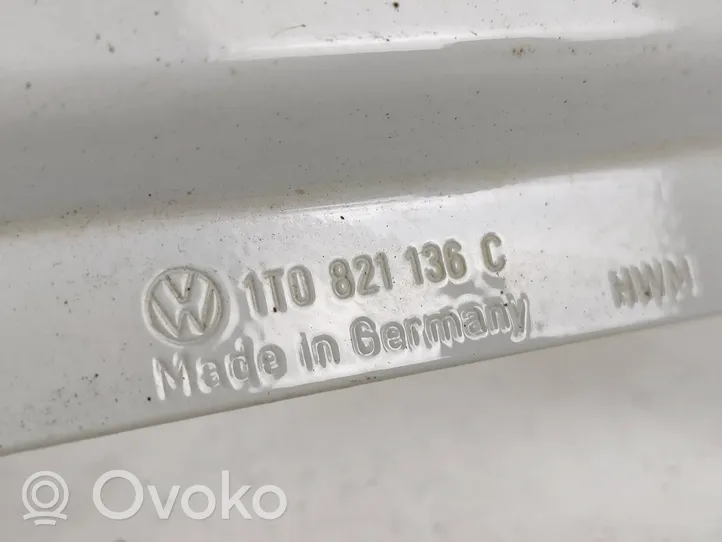 Volkswagen Caddy Uchwyt / Mocowanie błotnika przedniego 1T0821136C