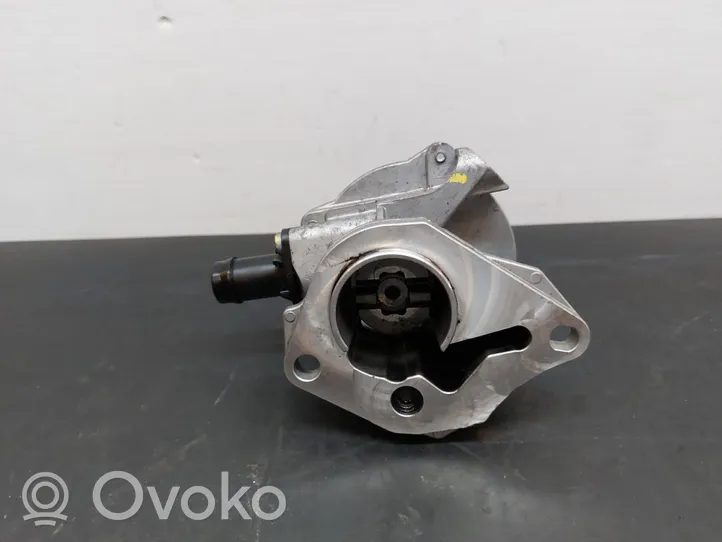 Dacia Sandero Vacuum pump 