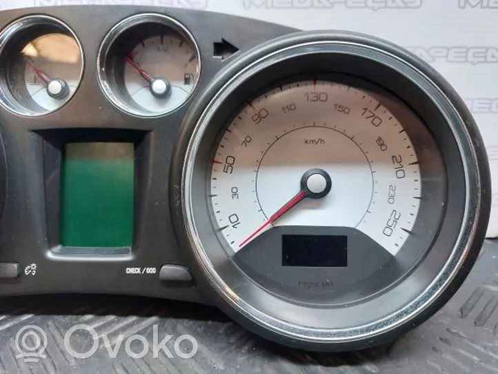 Peugeot 308 SW  Speedometer (instrument cluster) 