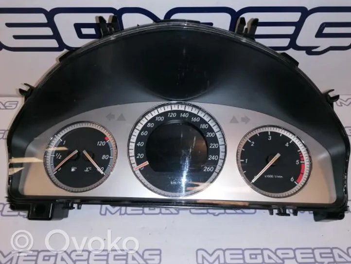 Mercedes-Benz C W204 Compteur de vitesse tableau de bord 