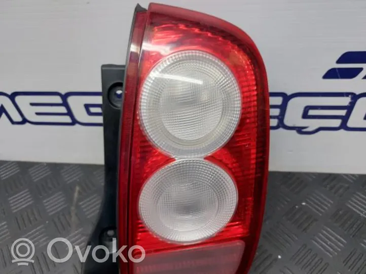 Nissan Micra Lampy tylnej klapy bagażnika 