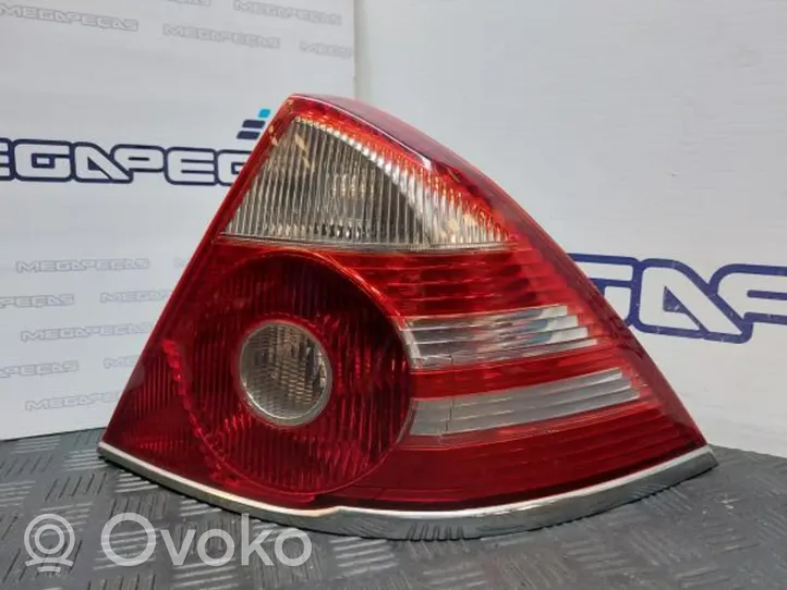 Ford Mondeo Mk III Tailgate rear/tail lights 