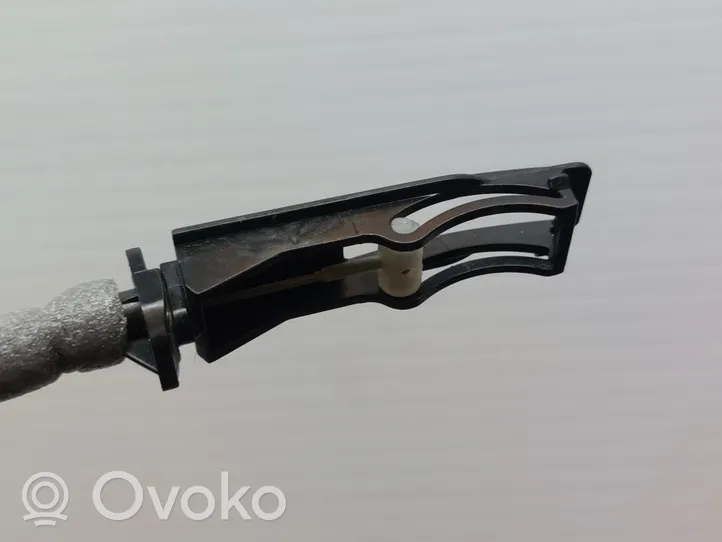 Volkswagen Polo V 6R Coupe door lock (next to the handle) 