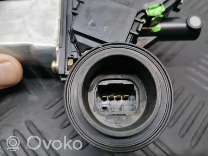Toyota Corolla Verso E121 Silniczek podnoszenia szyby drzwi tylnych 