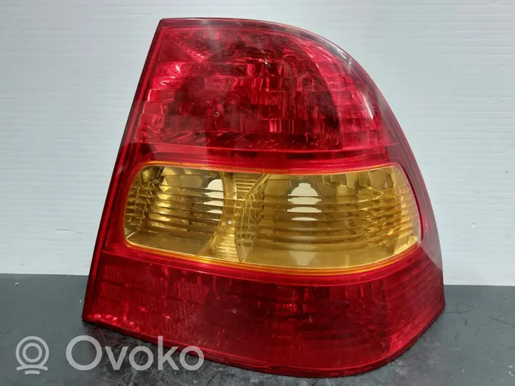 Toyota Corolla E120 E130 Lampy tylnej klapy bagażnika 